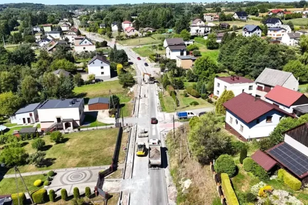 Ulica 1 Maja znów przejezdna – autobus W09 wraca na stałą trasę