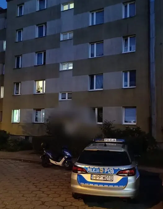 3-latek wypadł z V piętra w Rydułtowach. Śmigłowiec LPR zabrał go do Katowic