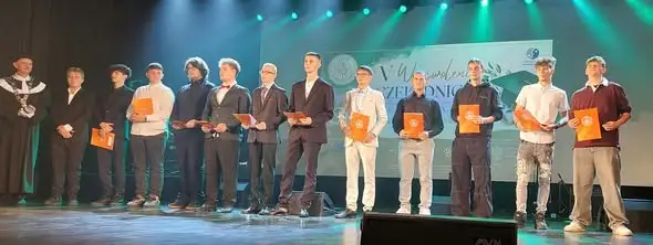 „Wyzwolenie czeladnicze” w Wodzisławiu Śląskim – nowi czeladnicy odebrali dyplomy