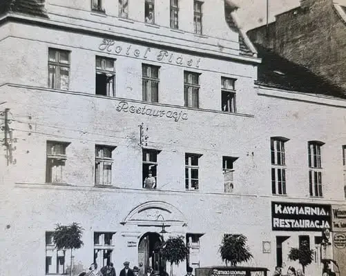 Hotel Piast w Wodzisławiu Śląskim – historia, która przetrwała w archiwalnym zdjęciu