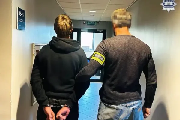 15-latek uciekł z ośrodka wychowawczego i wszedł do szkoły w Wodzisławiu Śląskim