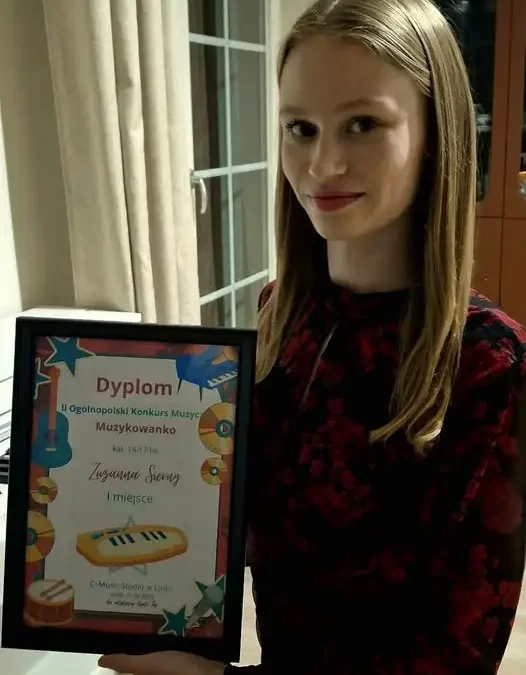 Zuzanna Sierny z I miejscem na Ogólnopolskim Konkursie Instrumentalnym „Muzykowanko”
