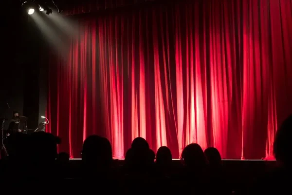 „Boże mój!” – spektakl Teatru Reset w MOK Radlin już 17 października